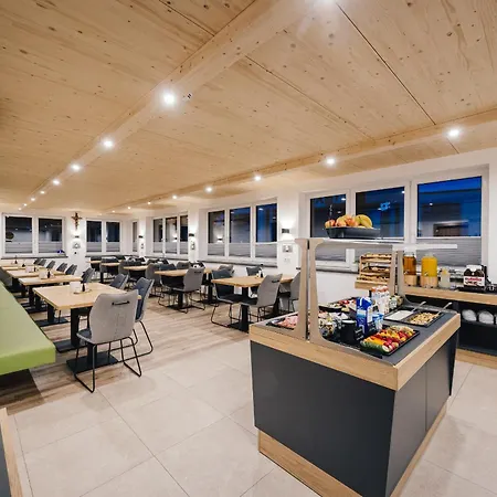 Andrea فندق زامز