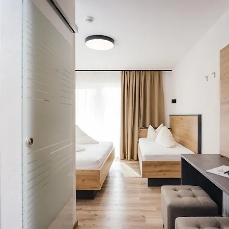 Hotel Andrea Zams